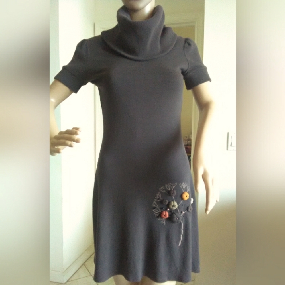 LOVELY DRESS GREY FITTED W/ BIG COWL NECK SZ. 6 /42 (3D TREE ADORABLE) BY NELVA